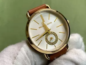 RELOJ PARA MUJER MICHAEL KORS MK2734 esfera plateada correa de cuero marrón 5 ATM S/S CUARZO - Imagen 1 de 18