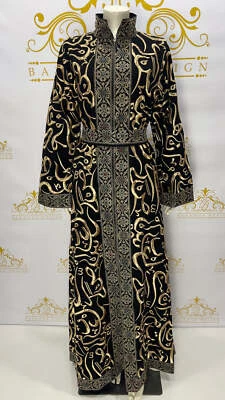 Elegante Vestido Abaya Árabe Caligrafía Horoof Dorado Bordado Largo Negro y Dorado Foto 1 de 4