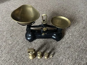 VINTAGE LIBRASCO   SCALES WITH  FOUR  WEIGHTS  BELL SHAPE  VGC - Foto 1 di 6