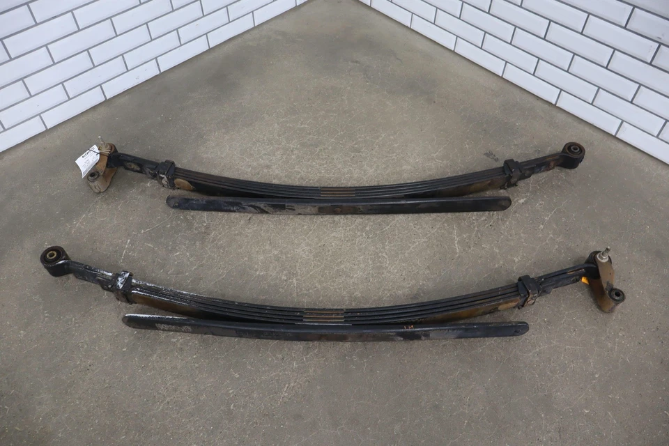 01-10 Chevy GMC 2500HD OEM Rear Leaf Springs Pair Left/Right Southern Foto 1 de 4