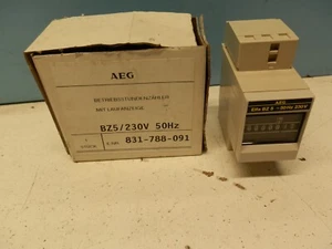AEG Elfa BZ5 230V 831-788-091 50Hz BETRIEBSSTUNDENZÄHLER mit Laufanzeige - Bild 1 von 1