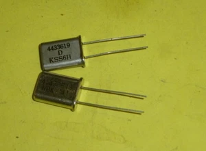1 Stück QUARZ 4,433619Mhz (4433,619Khz) / LF 5 - Picture 1 of 1
