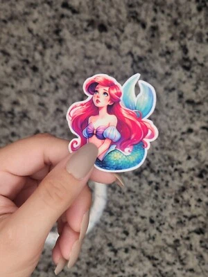 Ariel, Sirenita, PEGATINA DE VINILO IMPERMEABLE para PORTÁTILES, VASOS, ETC. Foto 1 de 2