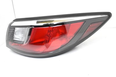Conjunto exterior luz trasera derecha pasajero Toyota Yaris iA Scion Seda 16 20 OEM Foto 1 de 4
