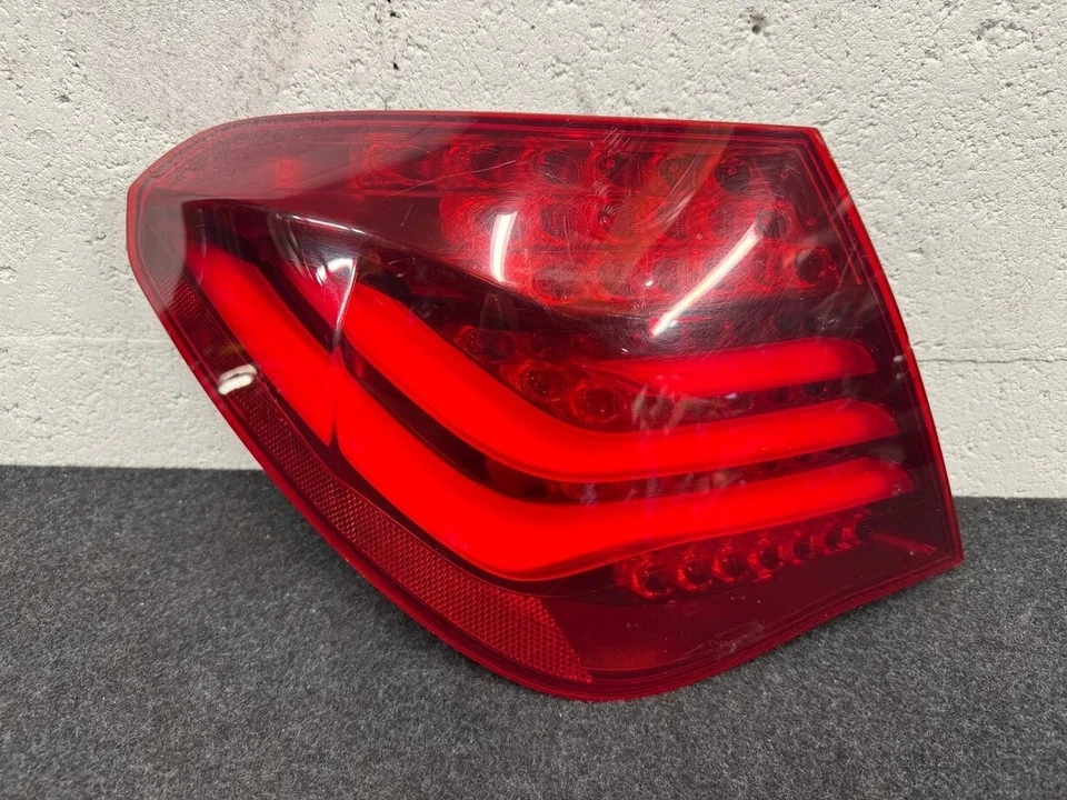 ✅ 2013-2015 BMW 740LI Xdrive F02 Rear Left Driver Side Outer Tail Light 7300269 - Image 1 of 4
