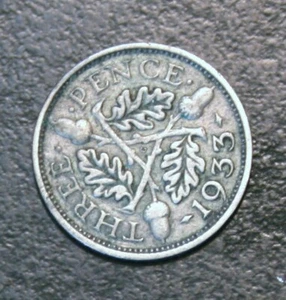 VINTAGE COINS BRITISH ENGLAND THREE PENCE 1933 SILVER                   (61 - Picture 1 of 2