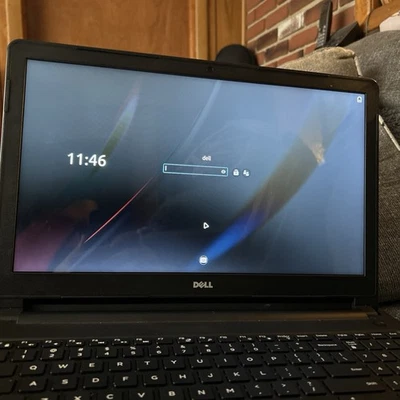 戴尔 Inspiron 15 5566 便携式电脑 15.6 英寸英特尔酷睿 I5、8GB RAM、256GB、Linux 完好 — 第 1/4 张图片