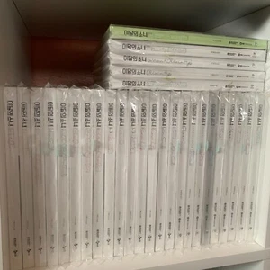 LOONA ALBUMS * FIRST PRESS * PRE-DEBUT * OOP & RARE (not sealed & no photocards) - Foto 1 di 58