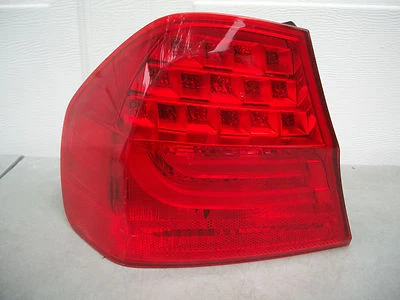 BMW SERIE 3 SEDÁN 323I 328I 328I XDRIVE 335I 335I XD M3 09 10 LUZ TRASERA OEM Foto 1 de 4