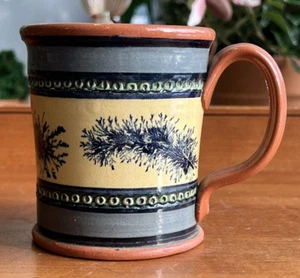 Taza Greenfield Village Pottery Redware algas decorada con bandas Ryan Ferrey - Imagen 1 de 7