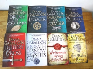 Outlander Complete Series Set 1-8 Gabaldon 1 2 3 4 5 6 7 8  Paperback - Foto 1 di 4