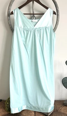 Vintage Vanity Fair Sleeveless Green Embroidery Silky Nylon Nightgown Large - Image 1 of 4