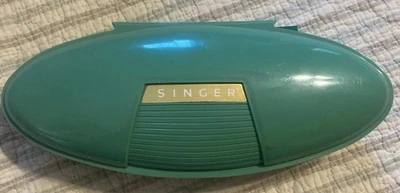 Atomic Era Mint Green SINGER Box WITH Buttonholer Attachments - With Booklet - Image 1 of 4