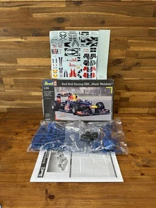 Revell Red Bull Racing RB8 Mark Webber 1:24 Kit 07075 New Opened Damaged Box - Imagen 1 de 18