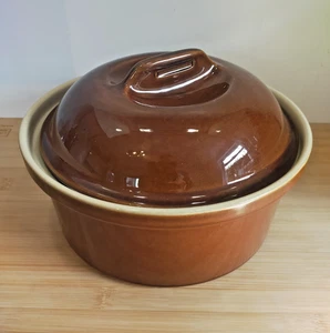 Large Brown Casserole Dish with lid Ceramic - Picture 1 of 8