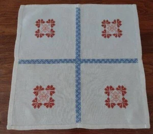 Vintage Linen Center Doily Blue Red Petit Point Embroidery 14" Scandinavian - Picture 1 of 3