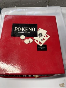 Vintage PO-KE-NO Poker-Keno gioco da tavolo/carte set 12 tavoli - Foto 1 di 6