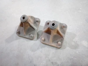 Front Leaf Spring Shackle Mounts for 73-87 Chevy GMC trucks 4wd 88-91 v series - Picture 1 of 3