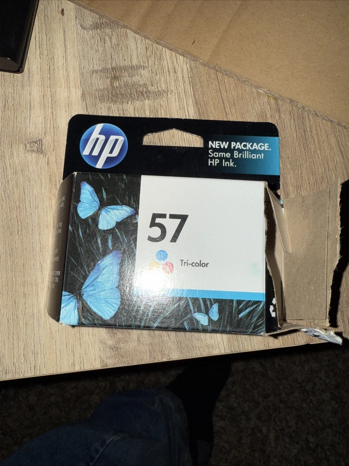 Cartucho de impresión de inyección de tinta tricolor HP 57 C6657AN Foto 1 de 1