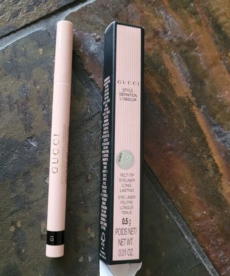 Delineador de ojos Gucci Stylo Definition L' Obscur punta de fieltro negro 0,01 oz/0,5 g Foto 1 de 4