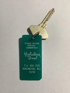 Holiday Inn Hotel Motel Room Key Fob with Key Huntington West Virginia #2205 - Bild 1 von 2