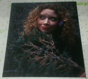 NATASHA LYONNE SIGNED CUTE GREEN LADY 8X10 PHOTO AUTO COA ORANGE IS NEW BLACK - Picture 1 of 1