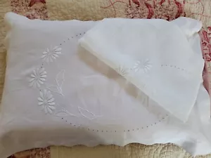 2 Antique Cotton Pillow Sham white Hand Embroidery daisies 73 x 50cm - Bild 1 von 7