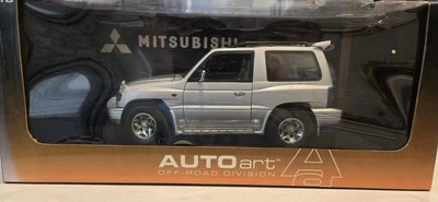 1/18 Autoart 1998 Mitsubishi Pajero plata diecast **LEER** Foto 1 de 4