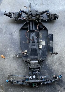 rc cars 1/10 team associated for parts - Picture 1 of 6