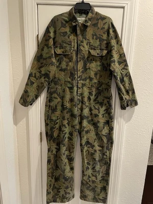 Gander Mountain USA Men’s Camo Leaf Coveralls. Size L- Reg. Excellent - Image 1 of 4