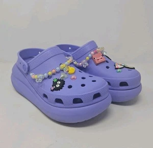 Crocs Classic Crush Clogs mit Charms Plateau Lavendel Herren Gr. 8 Damen 10 - Bild 1 von 8