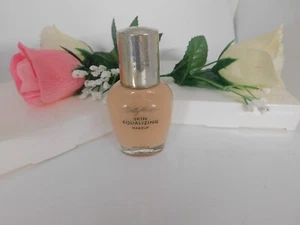 Sally Hansen Skin Equalizing Makeup - Nude #06 - Picture 1 of 2