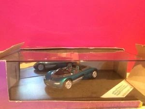 UNIVERSAL HOBBIES SUPERBE RENAULT LAGUNA SALON DE PARIS 1990 EN BOITE 1/43 C11 - Imagen 1 de 4