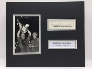 RARE Bobby Charlton Manchester United Signed Photo Display + COA AUTOGRAPH 1968 - Picture 1 of 3