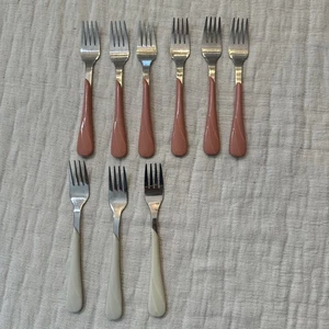 Fiesta Swirl Flatware Silverware 8 Piece Set Stainless 1990s Pink / Cream FLAWED - Picture 1 of 4
