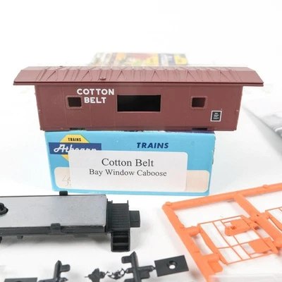 Walthers HO Scale Cotton Belt SSW #81 Bay Window Caboose Kit - Image 1 of 4
