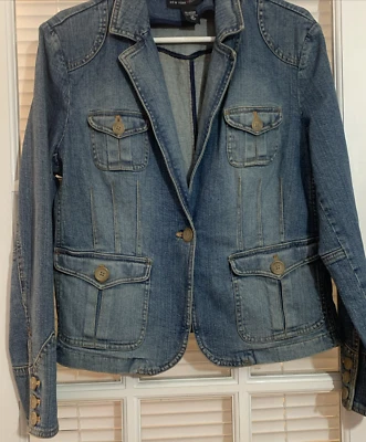 Chaqueta de mezclilla New York & Co para dama talla 14 azul envejecido 1 botones bolsillos Lg Slv Foto 1 de 4