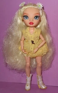 Rainbow High Delilah Fields MGA Yellow Hair 2022 Doll Series 4 Dressed - Picture 1 of 3