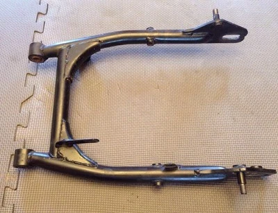 Autocaravana RV125 1974 Suzuki OEM brazo oscilante brazo oscilante 125 74  Foto 1 de 4