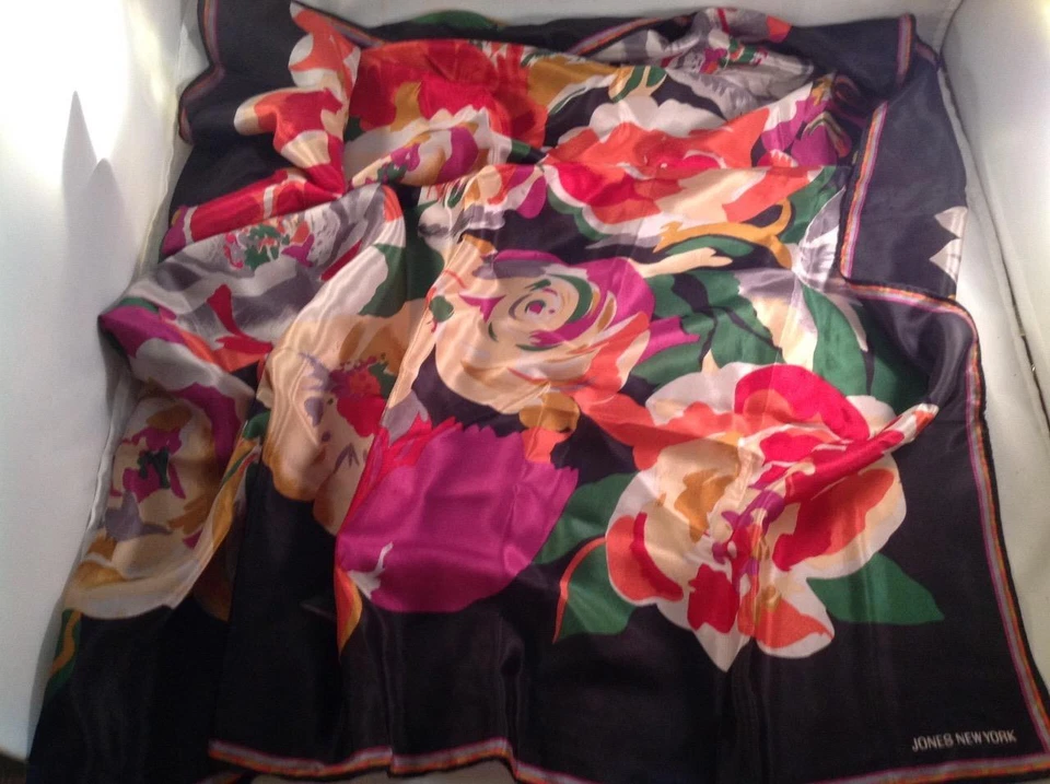 Jones New York Bufanda Cuadrada de Seda Negra con Diseño Floral Multicolor Nueva Foto 1 de 1