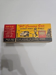 Vintage Aristo-Craft HO Gauge Electric Crossing Gate 262-398( NIB) - Picture 1 of 8