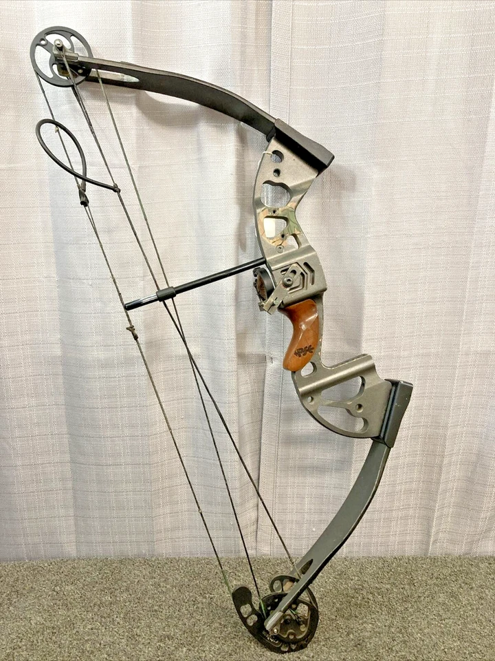 PSE COMPOUND HUNTING BOW RH LMR-2 CAM DRAW W 70 LENGTH 34" - Image 1 of 4