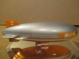 TENNESSEE FREIWILLIGE DRUCKGUSS BLIMP & COIN BANK 1998 NATIONAL CHAMPIONS LE NEU IM KARTON) - Bild 1 von 13