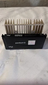 Intel Pentium II 80523PY450512PE SL2U7 Vintage Processor CPU Tested Working - Photo 1/3
