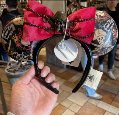 Auténtica diadema orejas de Minnie con lazo rojo de Disney Piratas del Caribe 2024 Foto 1 de 4