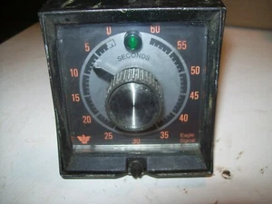 EAGLE SIGNAL HP51A612 TIMER 0-60 SEC 120VAC 120/240V-10/5A P5851 - Foto 1 di 6