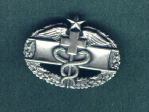 US COMBAT MEDIC BADGE 2ND AWARD - Picture 1 of 1