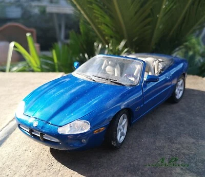 modellino auto scala 1/18 jaguar xk8 modellini vintage da collezione maisto - Immagine 1 di 4
