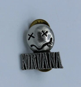 Broche Nirvana Smiley Pin Inglés Peltre Alquimia Poker De Colección 1992 - Imagen 1 de 3