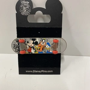 Skateboard 3D Disney Pin Mickey Mouse, Goofy, Pluto, Donald Duck - Picture 1 of 7